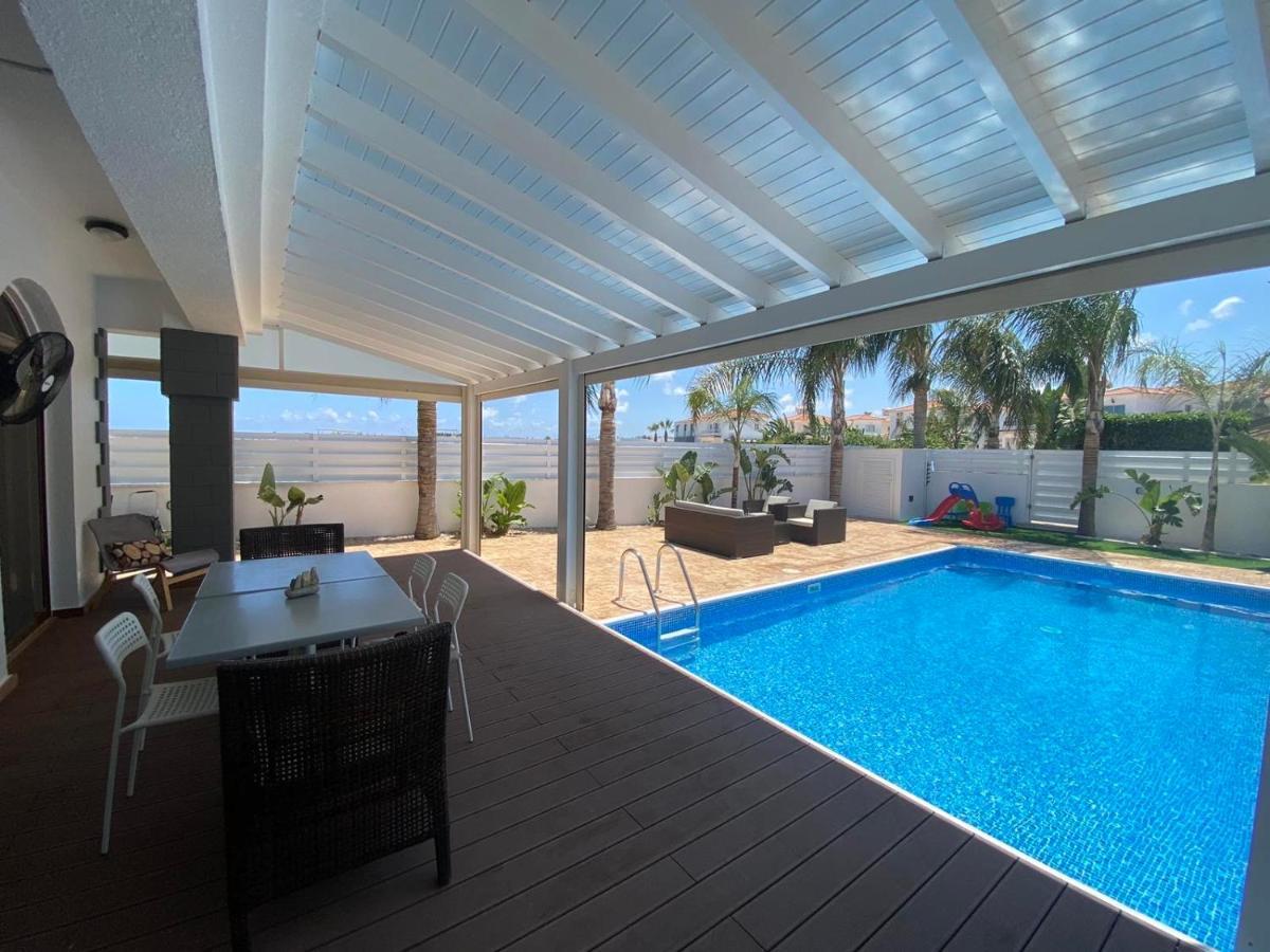 Villa Angel - Exotic Villa 200M From Beach Paralimni Esterno foto