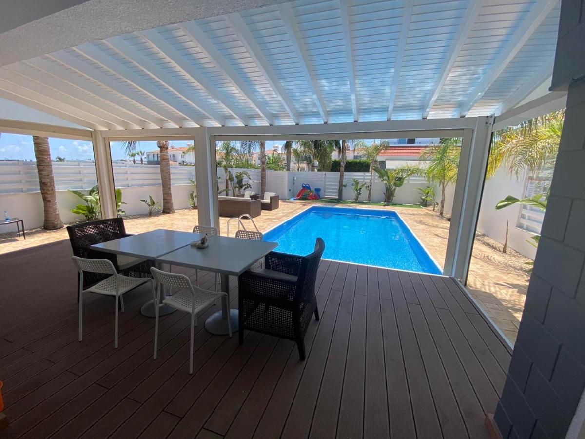 Villa Angel - Exotic Villa 200M From Beach Paralimni Esterno foto